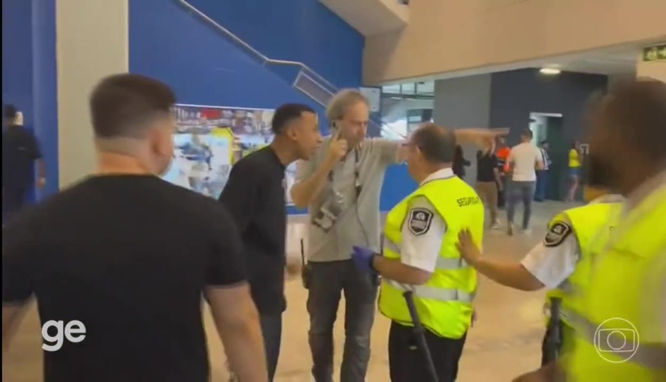 A clip showing Felipe Silva confronting the guard has now gone viral