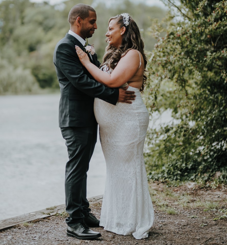 She finished the look with a £5 Shein hairclip and a £30 eBay bouquet - and claims she felt like a 'princess'