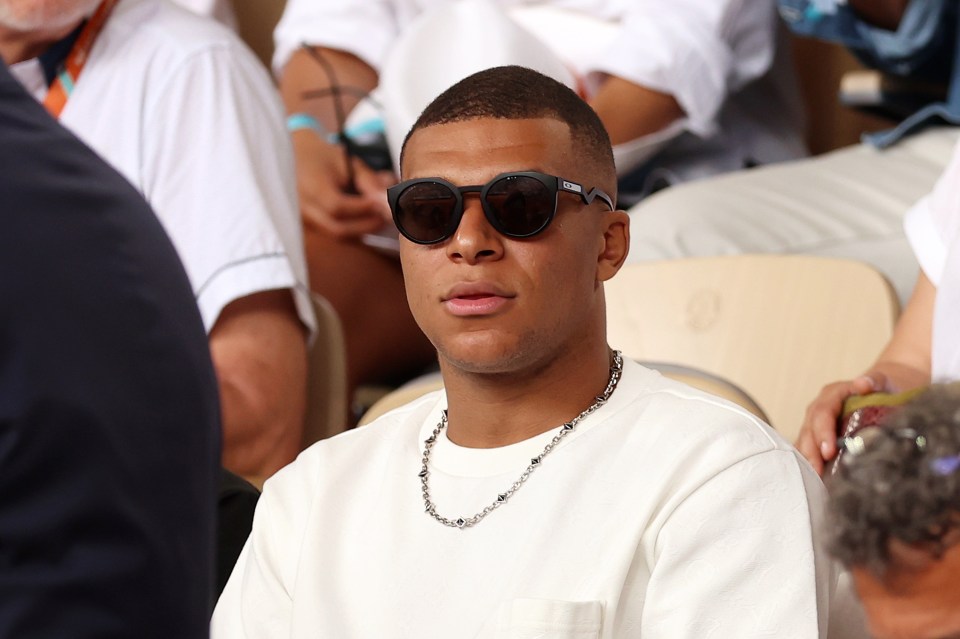 Mbappe looked stylish in black sunglasses