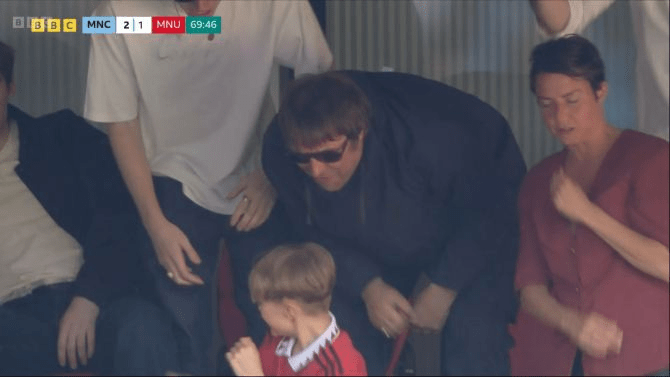 Liam Gallagher was spotted 's***housing' a young Man Utd fan as City went 2-1 up at Wembley