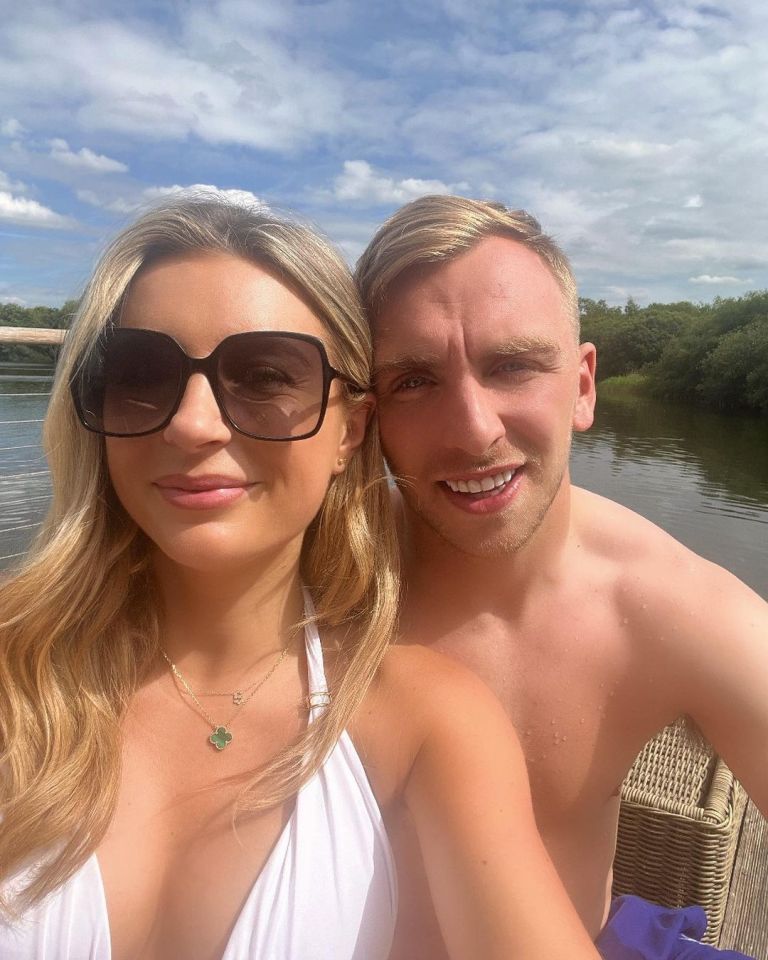 Dani Dyer and Jarrrod Bowen pose for sweet photos on their staycation