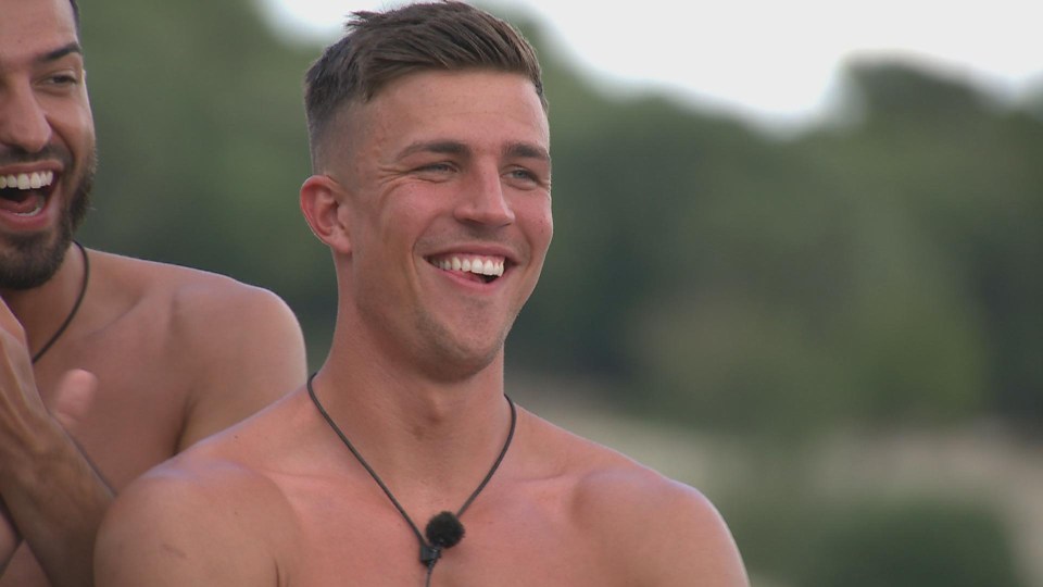 They believe Mitchel Taylor is using Molly Marsh to 'sail' to the final