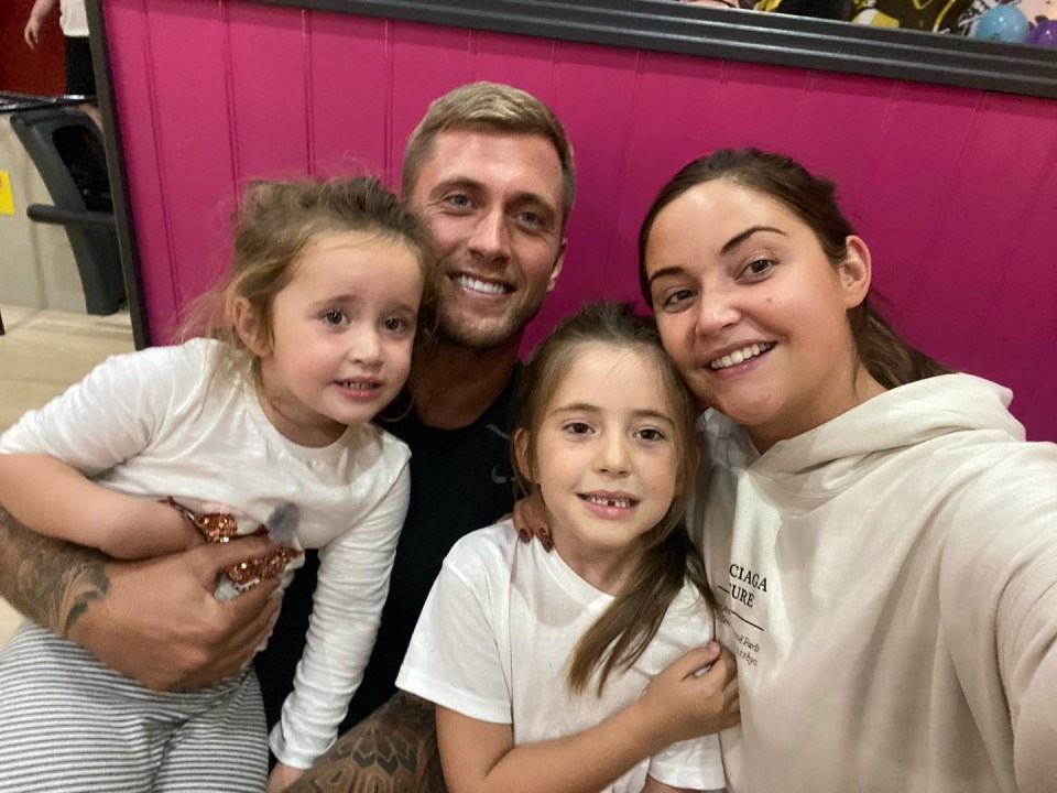 Dan and Jac with their two daughters