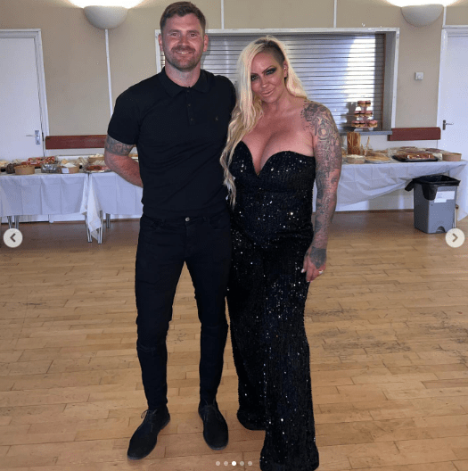 Jodie Marsh posed with a new mystery man at a pal's 40th birthday party