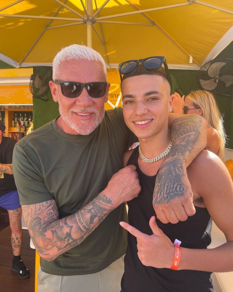 He posed with club owner Wayne Lineker