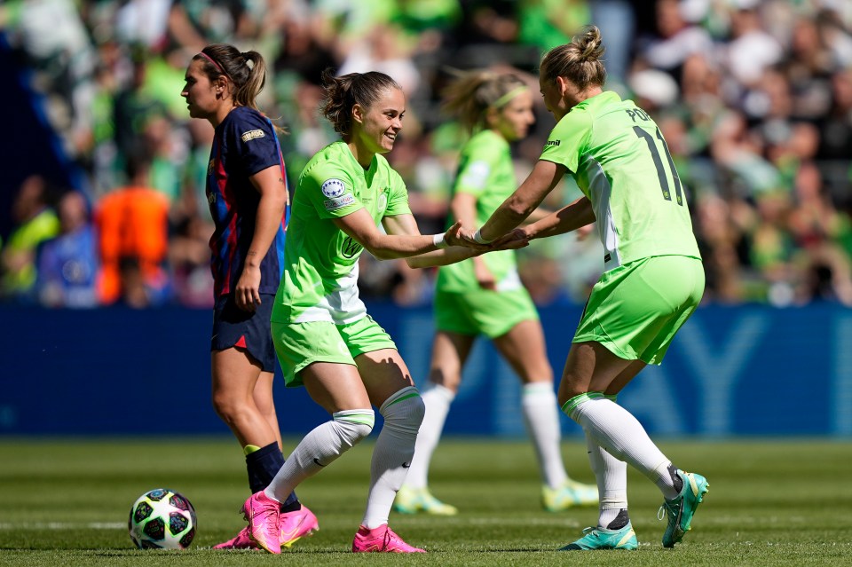 Ewa Pajor and Alexandra Popp both netted minutes to give Wolfsburg a 2-0 lead by the 37th minute