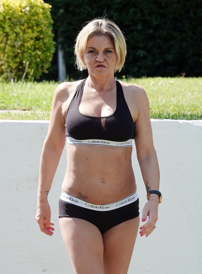 The ex-EastEnders star showed off her toned body in the co-ord