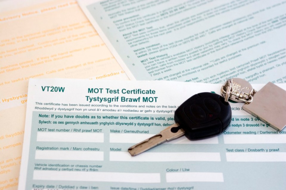 UK/Welsh MOT certificate