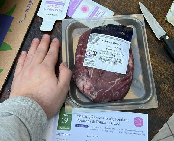 The Ribeye Steak Mindful Chef sent me was more than enough for two people (meaty hand included for size comparison)