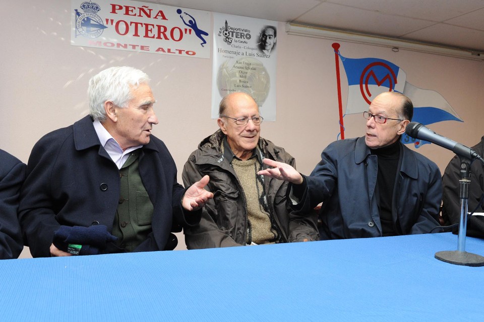 Luiz Suarez Miramontes (centre) has died aged 88