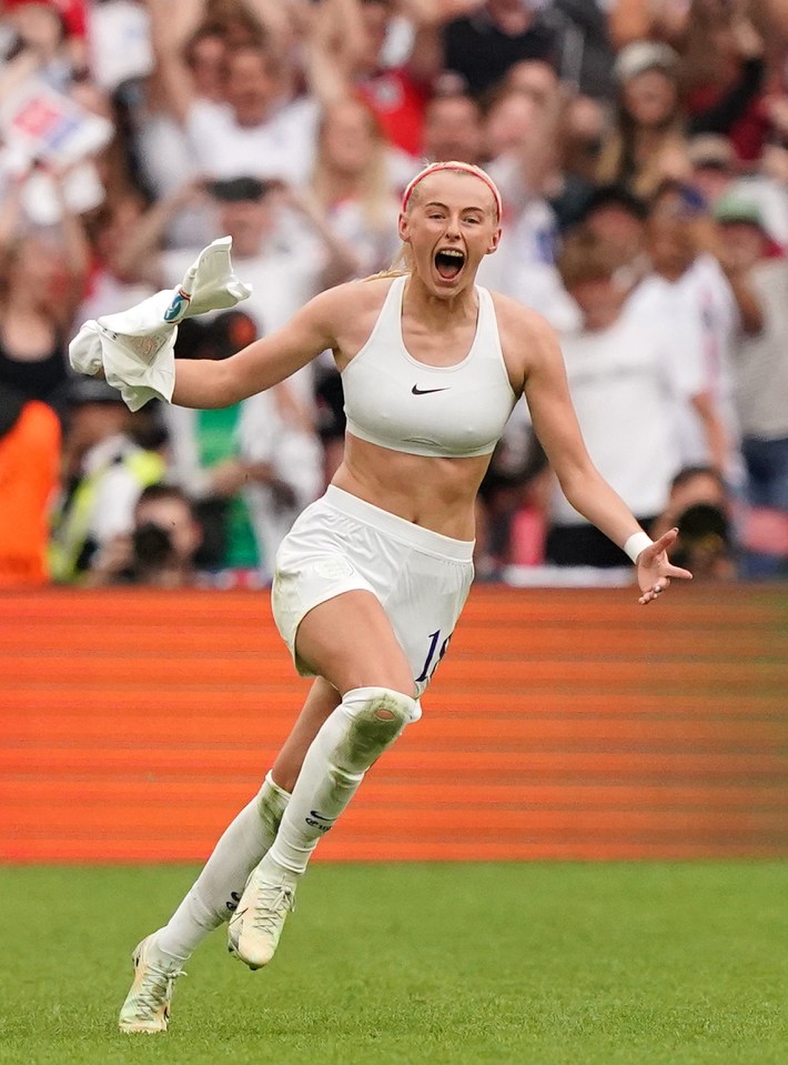 Ace Chloe Kelly celebrates her winner