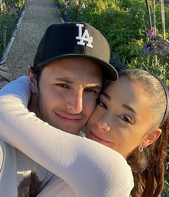 Sources in the US have claimed that Ariane Grande and husband Dalton Gomez separated in January