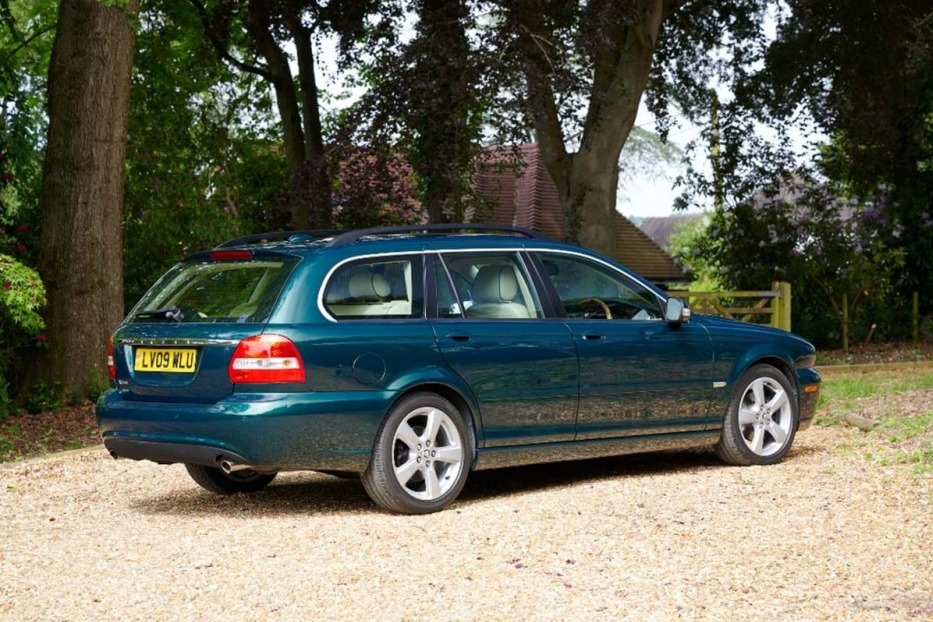 The Jaguar X-Type estate still looks very classy in green paint with cream-coloured leather upholstery inside the cabin