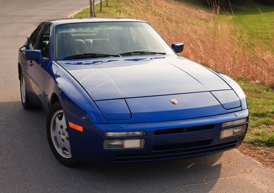 The Porsche 944 has "sensational" grip and handling