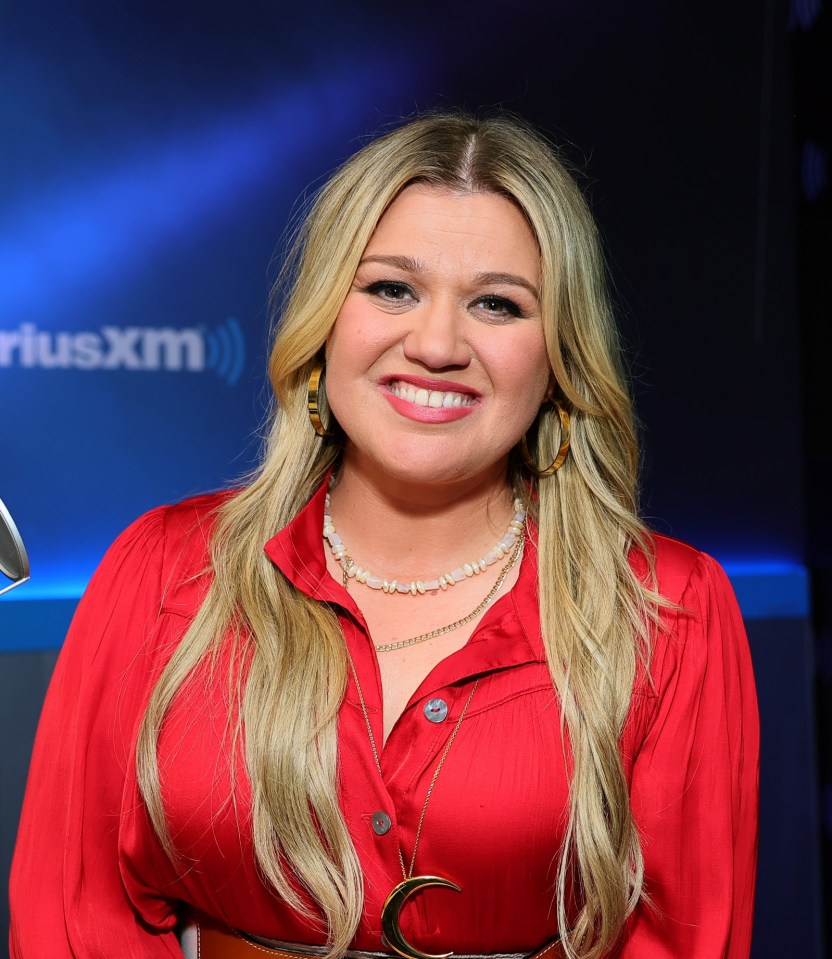 Kelly Clarkson changed the lyrics to one of her hits to blast ex Brandon Blackstock at a recent gig