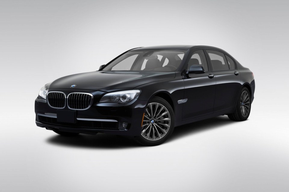 BBJ51R 2009 BMW 7-series 750Li in Black - Front angle view. Image shot 2009. Exact date unknown.