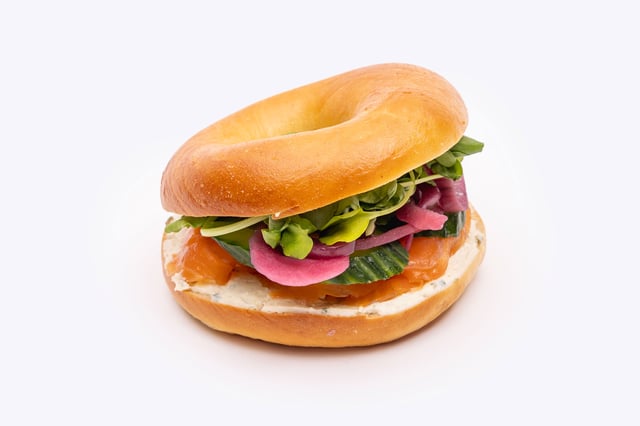 HIGH STREET LUNCHES LYNSEY HOPE<br />
Gails Smoked Salmon Bagel