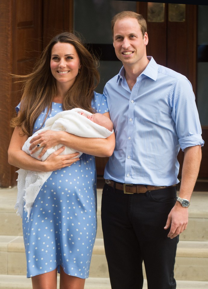 LONDON, UNITED KINGDOM - JULY 23: Catherine, Duchess of Cambridge and Prince William, Duke of Cambridge leave The Lindo Wing of St Mary's Hospital with their newborn son at St Mary's Hospital on July 23, 2013 in London, England. (Photo by Samir Hussein/WireImage)