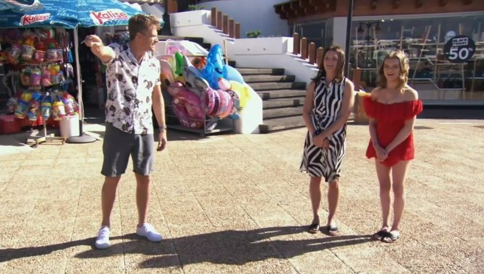 A Place in the Sun viewers all have the same complaint as Ben Hill tries to help mother and daughter house hunters<br />
Mother and daughter Michelle and Charlotte are looking for Michelle's dream holiday home on Lanzarote's Playa Blanca. Ben Hillman lines up five fantastic options for their £110k budget.