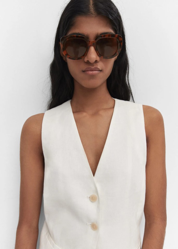 Tortoiseshell rounded sunglasses