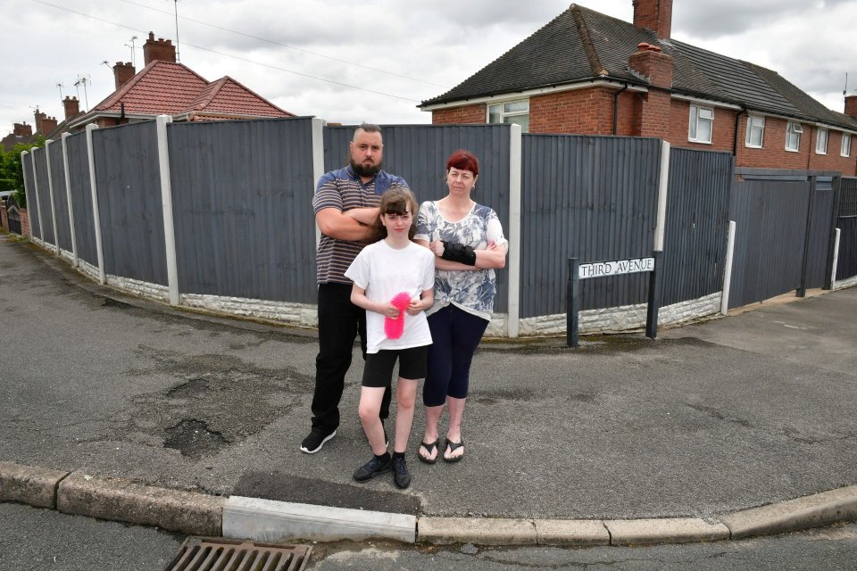 Cliff and Dawn Baker with daughter TJ, 10