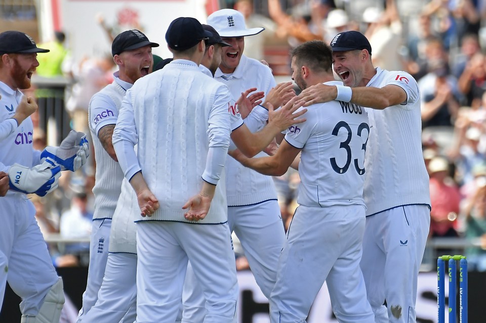 England trail Australia 2-1 in the Ashes