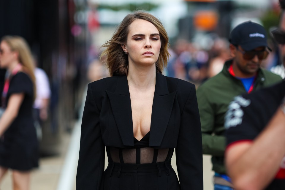 Delevingne was part of a number of celebrities on the gridwalk