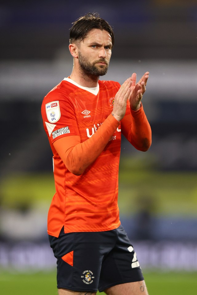 Henri Lansbury is set to retire from football for a shock new career