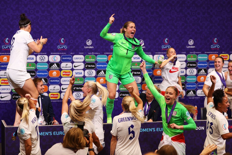 The Lionesses gatecrash the press conference and party