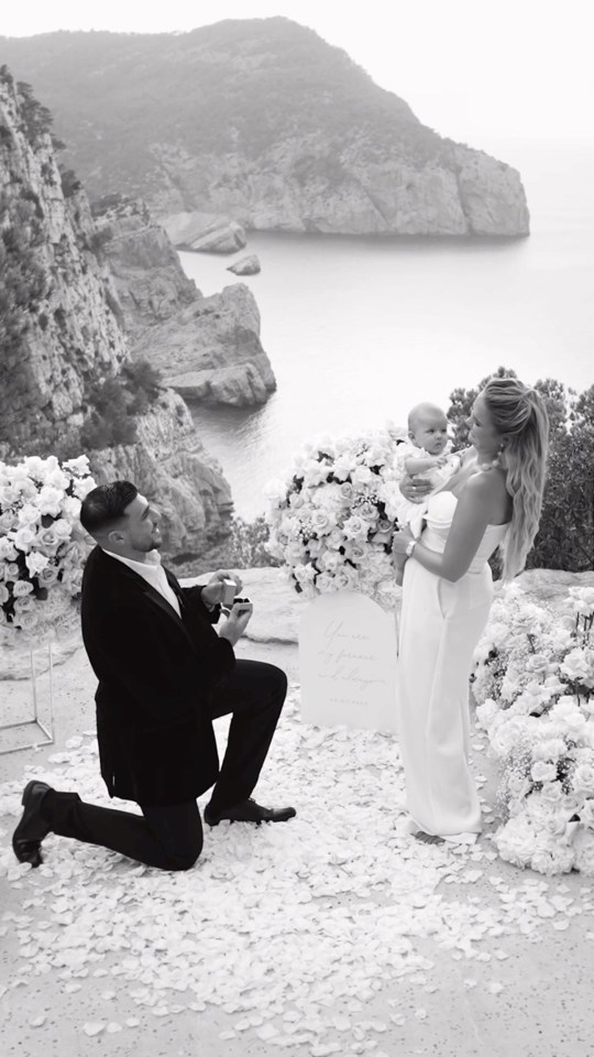 Tommy Fury got down on one knee for the romantic proposal