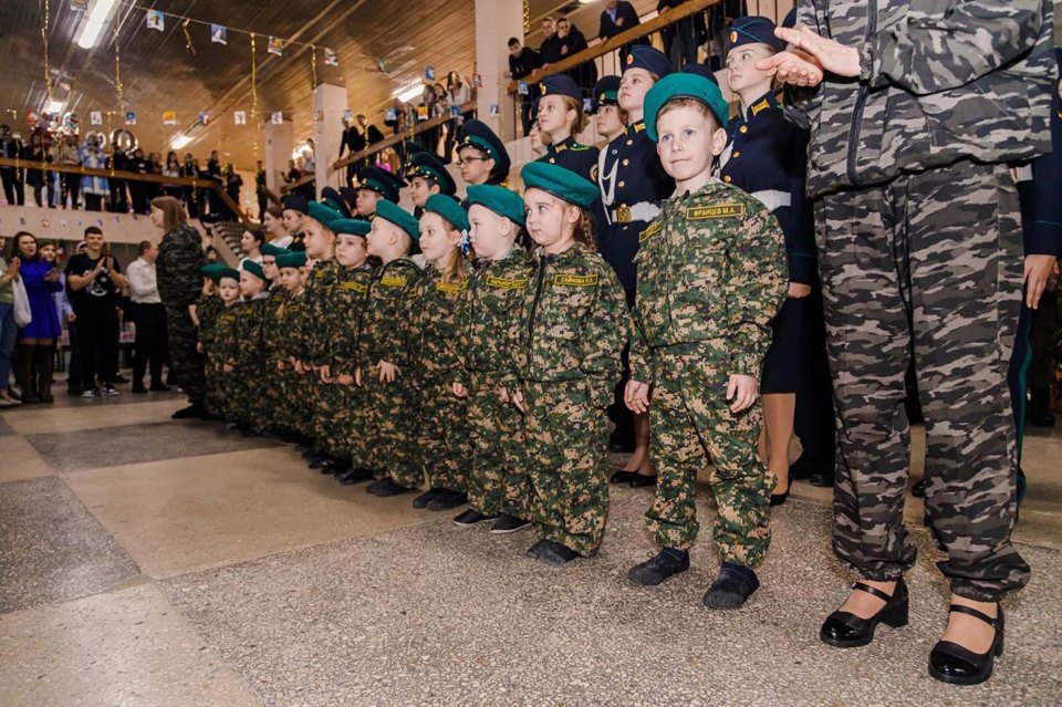 Russian schoolboys will focus on fighting skills while girls will be steered towards first aid