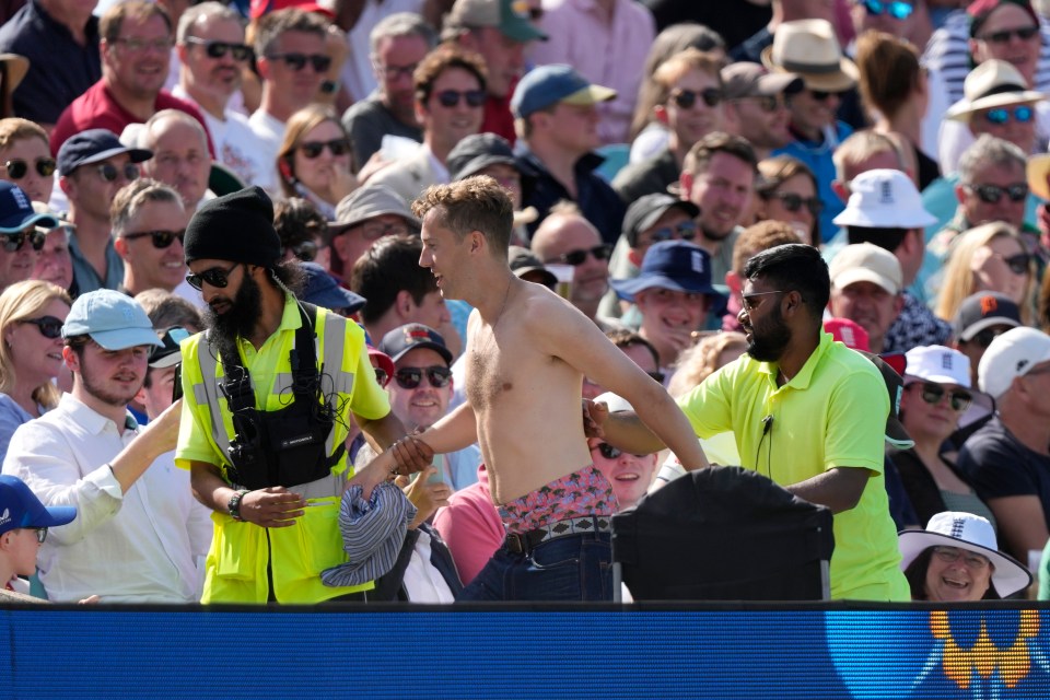 Security quickly intervened and removed the pitch invader from The Oval