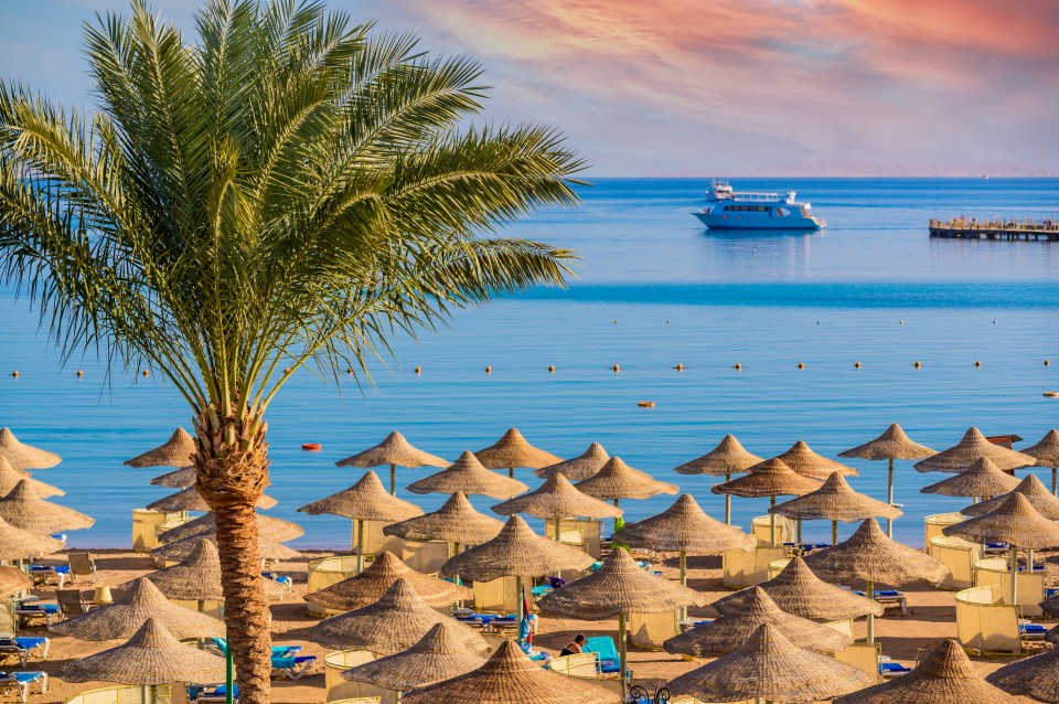 In autumn, Egypt has warm temperatures perfect for sightseeing or relaxing by the beach