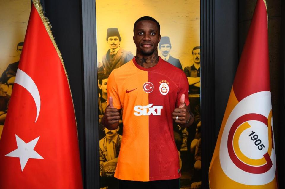 Wilfried Zaha has completed a transfer to Galatasaray