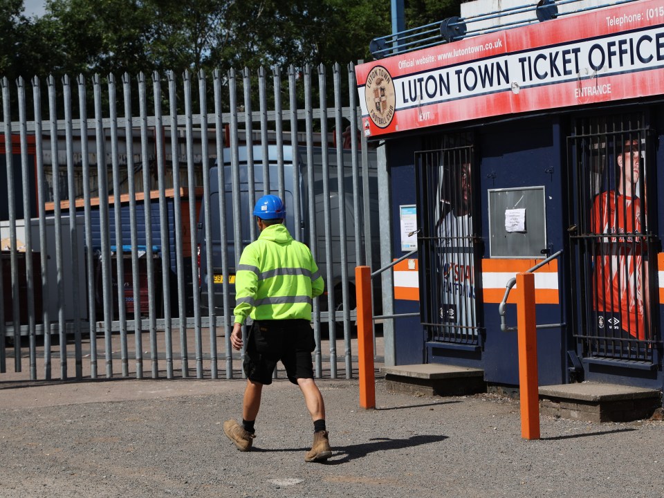 Builders are working hard to ensure Kenilworth Road is ready on time