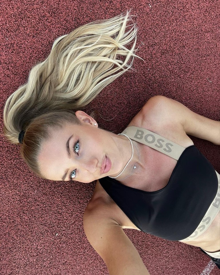 Alica Schmidt posted four pictures from her training session