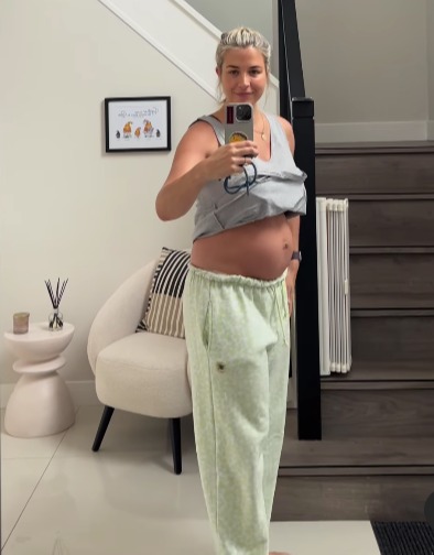 Gemma has proudly showed off her tummy after giving birth a month ago