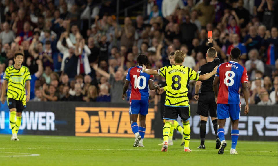 Takehiro Tomiyasu was sent off for arsenal against Crystal Palace for time-wasting