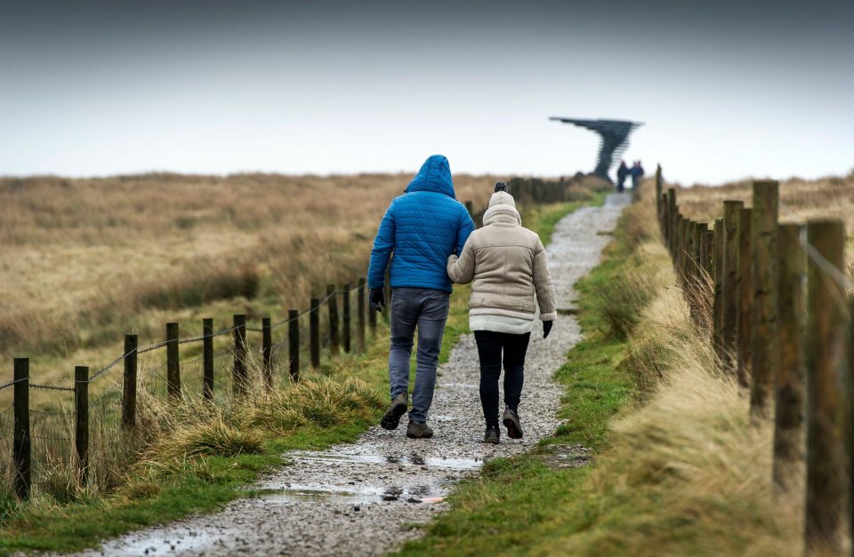 It can be reached as part of a longer walk from the town or from a nearby car park