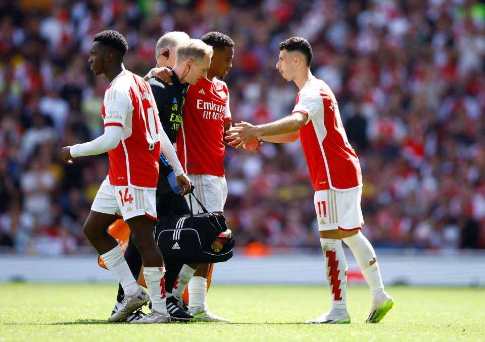 Jurrien Timber limped off with help from Arsenal's medics and was replaced by Takehiro Tomiyasu