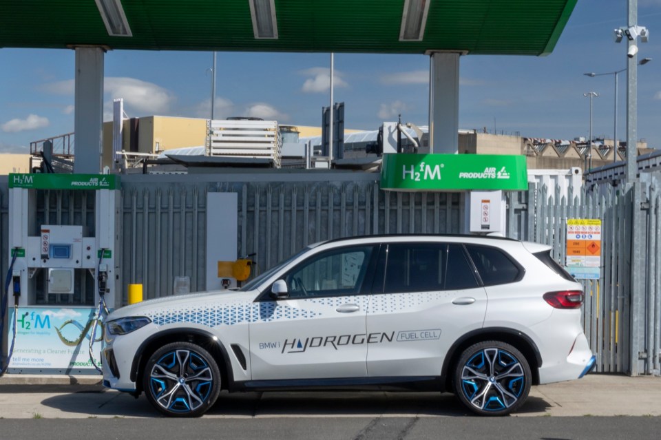 We topped up near Heathrow — one of only five public filling stations across the UK, Germany has 105 — at a cost of £22 per kg of hydrogen. So it’s about £130 to brim it