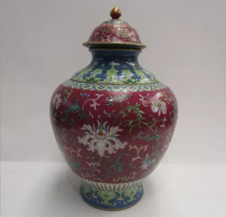 The Chinese vase had originally been valued at between £80 to £120