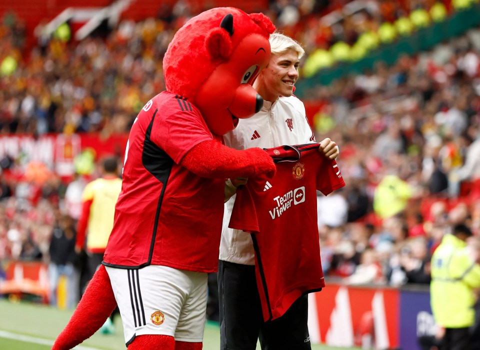 Hojlund was unveiled to fans at Old Trafford ahead of their friendly against Lens