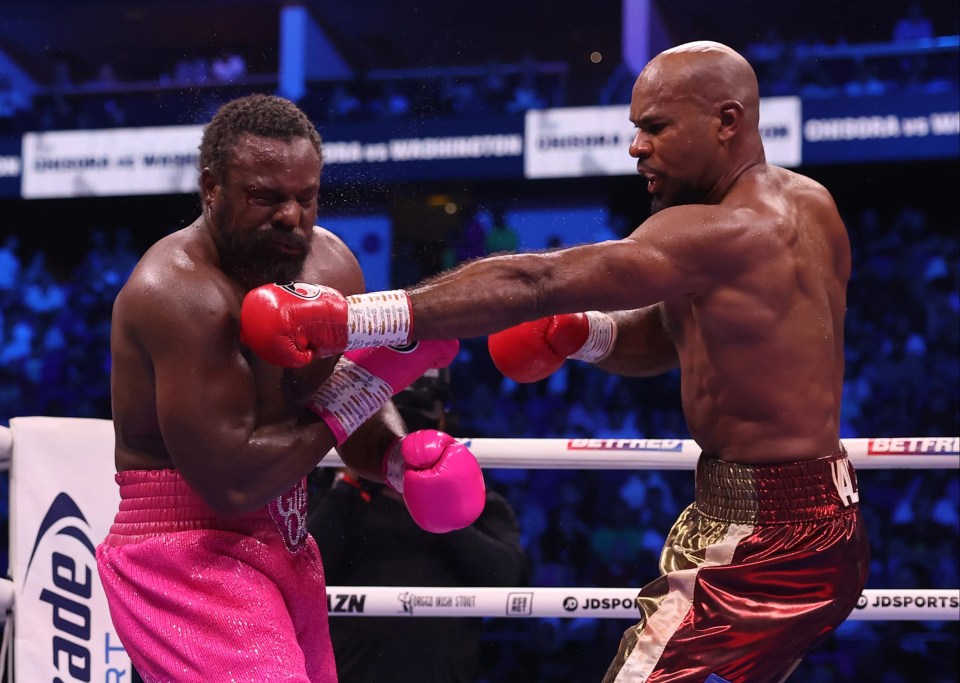 Derek Chisora beat Gerald Washington on points after having been knocked down