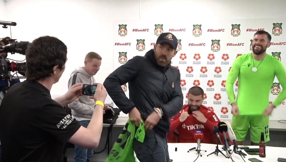 Reynolds gatecrashed Foster's press conference to ask the goalie for his shirt