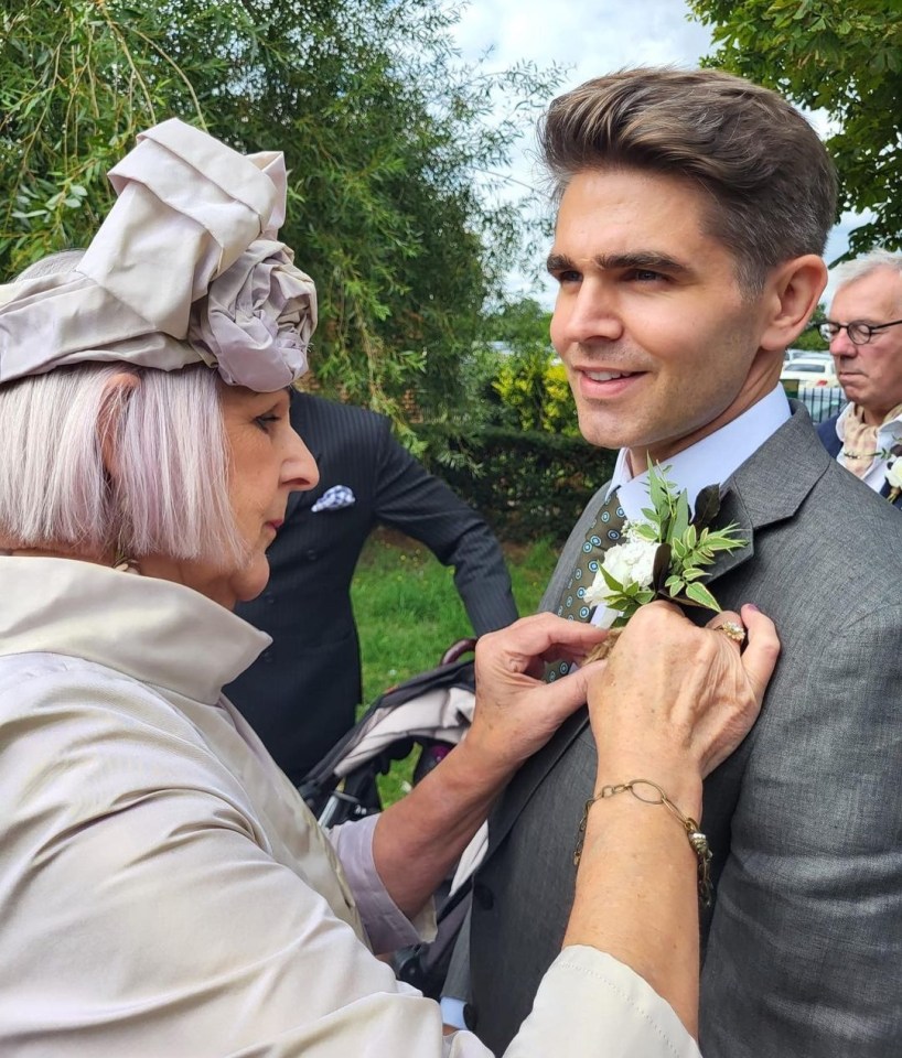 The actor was congratulated by a number of EastEnders stars