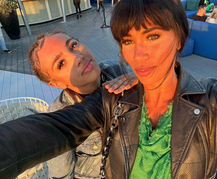 Javine pictured with her 15-year-old daughter Angel who she shares with MC Harvey