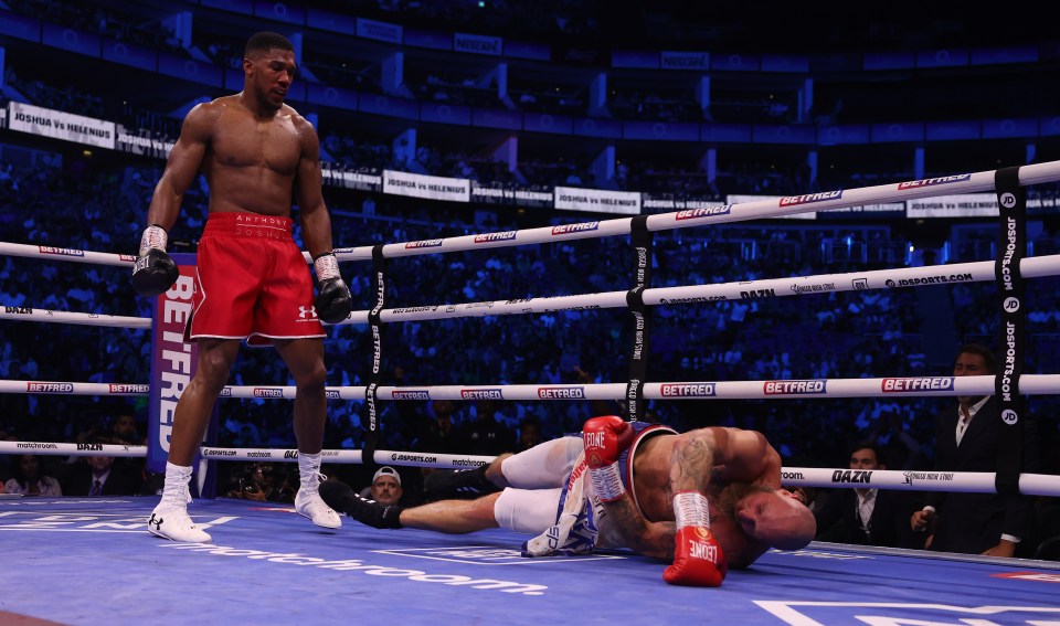 Anthony Joshua knocked out Robert Helenius in seven rounds