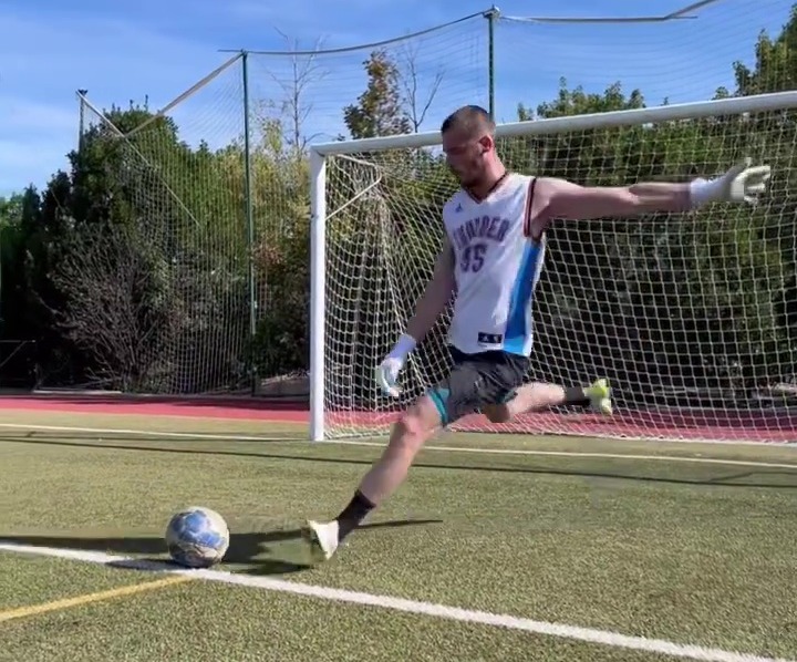 De Gea also showed off his kicking skills