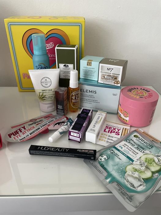 Beauty fans are rushing to get an incredible bargain deal for £50